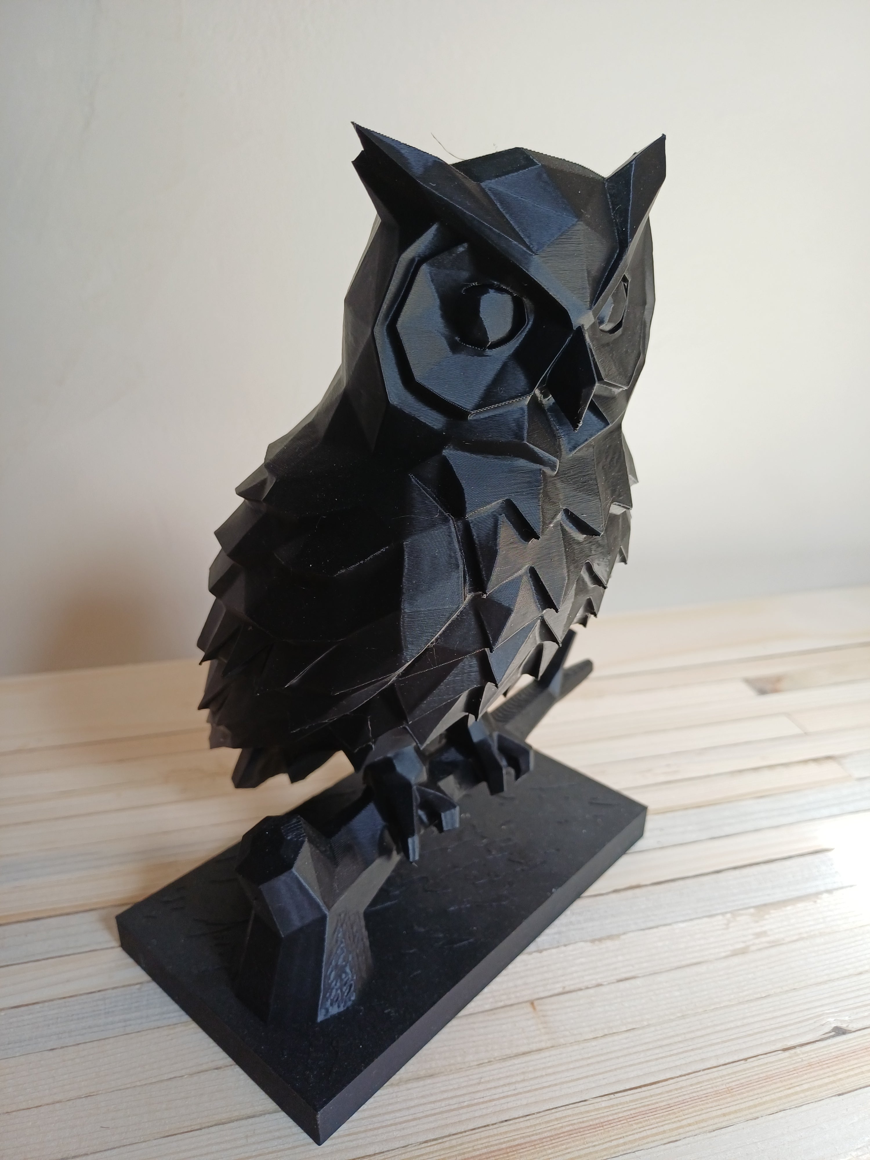 Low Poly Owl Sculpture 20cm Geometric Owl Statue Matte Black Perched Owl Ornament Gothic Home Decor Dark Academia Shelf Figurine Wildlife Bird Art Gift