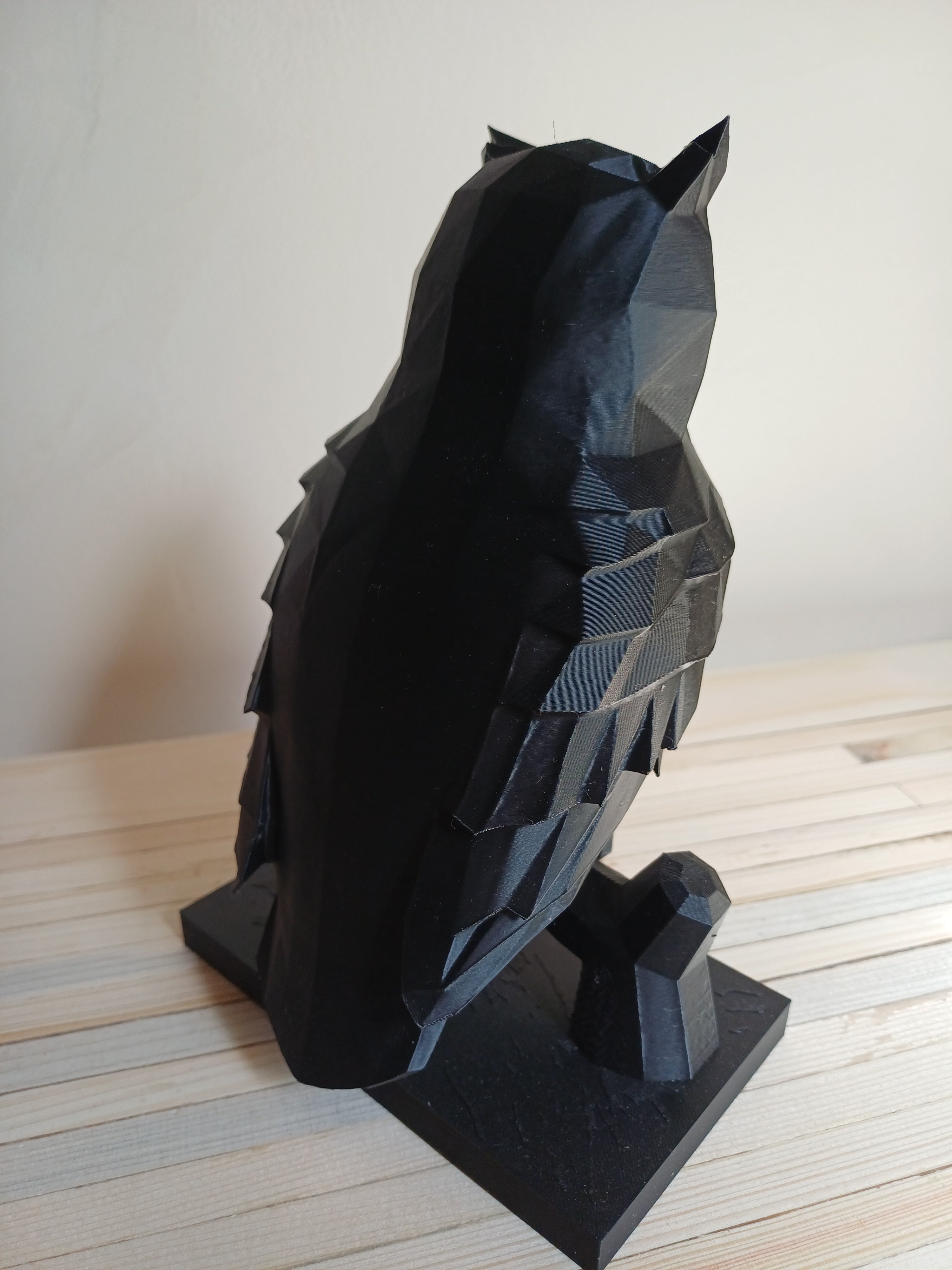 Low Poly Owl Sculpture 20cm Geometric Owl Statue Matte Black Perched Owl Ornament Gothic Home Decor Dark Academia Shelf Figurine Wildlife Bird Art Gift