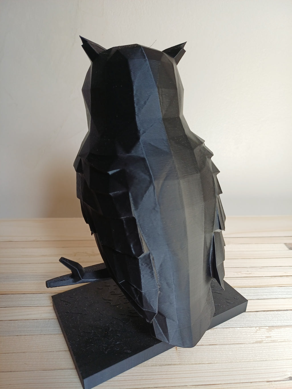 Low Poly Owl Sculpture 20cm Geometric Owl Statue Matte Black Perched Owl Ornament Gothic Home Decor Dark Academia Shelf Figurine Wildlife Bird Art Gift