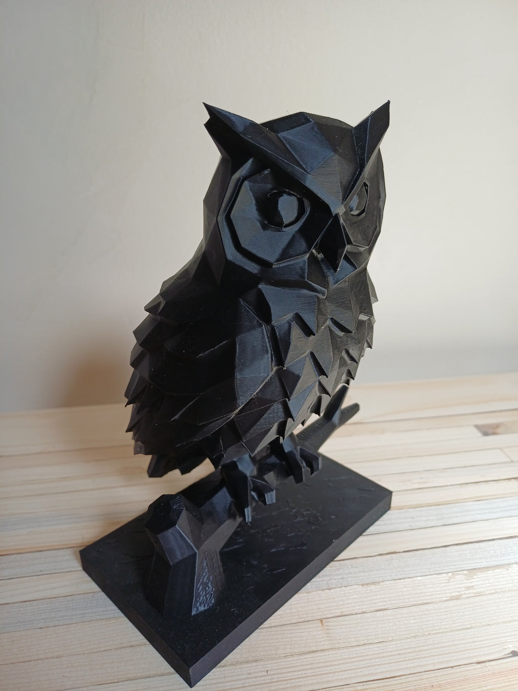 Low Poly Owl Sculpture 20cm Geometric Owl Statue Matte Black Perched Owl Ornament Gothic Home Decor Dark Academia Shelf Figurine Wildlife Bird Art Gift