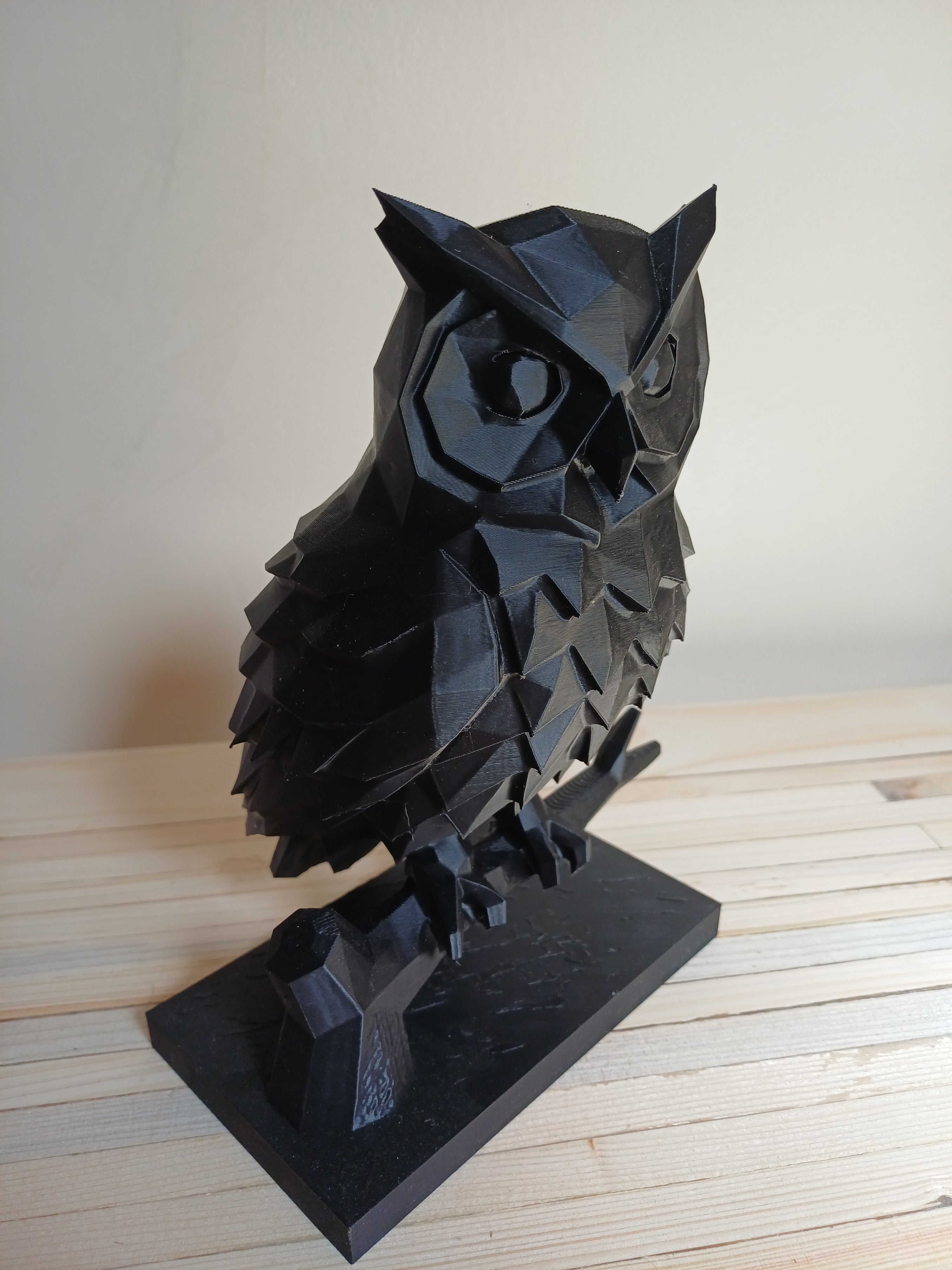 Low Poly Owl Sculpture 20cm Geometric Owl Statue Matte Black Perched Owl Ornament Gothic Home Decor Dark Academia Shelf Figurine Wildlife Bird Art Gift