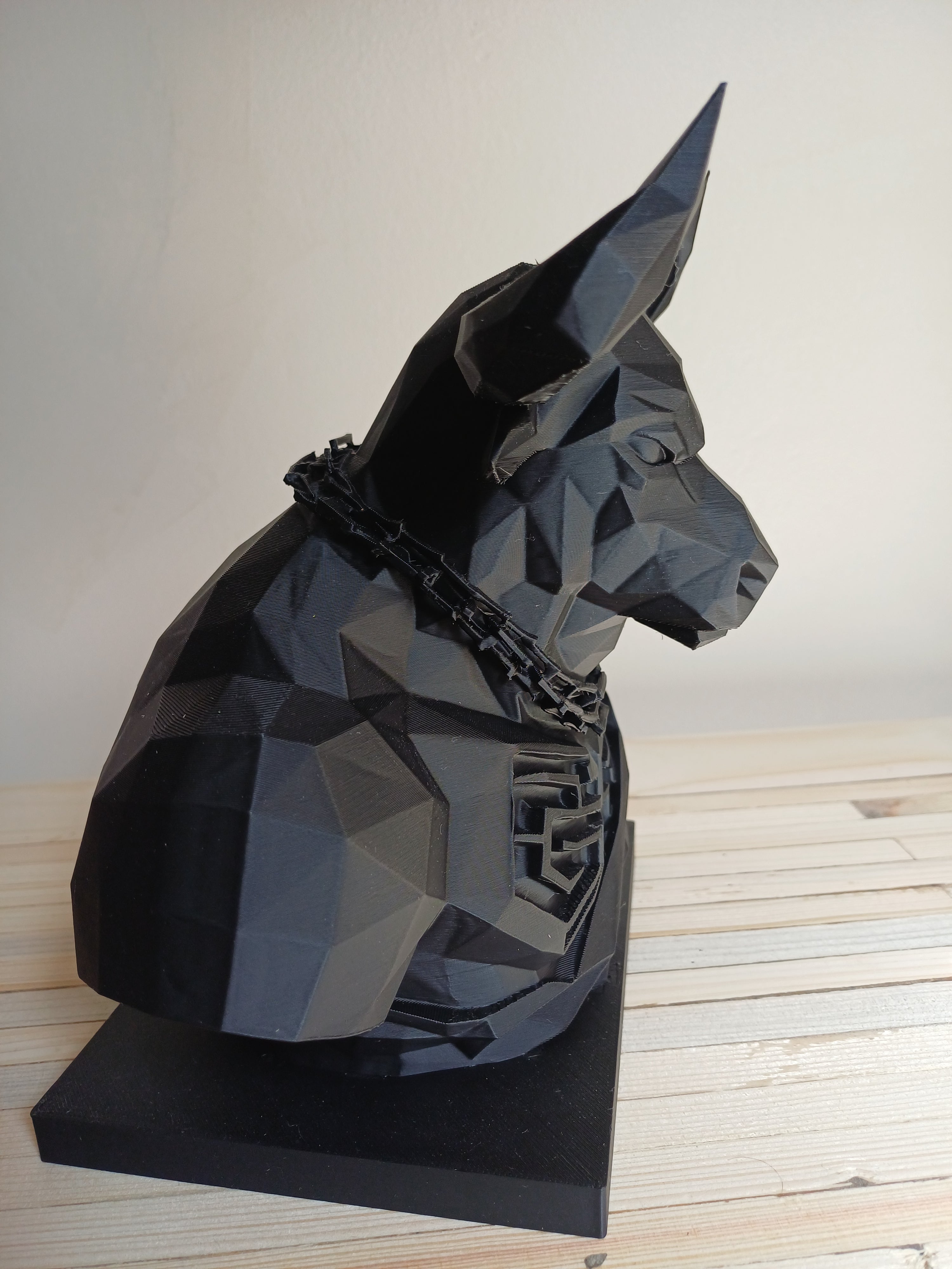 Low Poly Minotaur Bust Sculpture 20cm Geometric Bull Man Statue Black Gothic Decor Greek Mythology Ornament Chain & Maze Detail Shelf Figure
