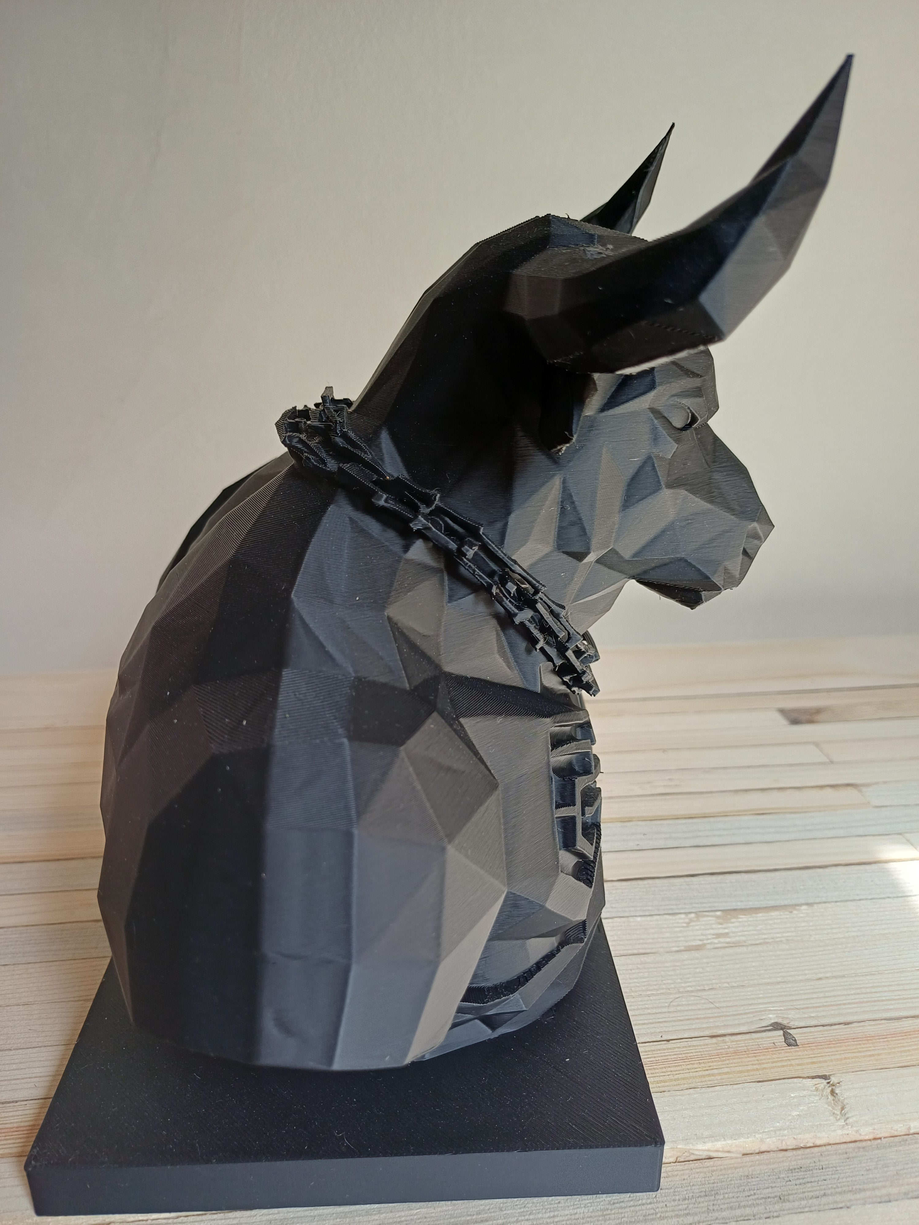 Low Poly Minotaur Bust Sculpture 20cm Geometric Bull Man Statue Black Gothic Decor Greek Mythology Ornament Chain & Maze Detail Shelf Figure
