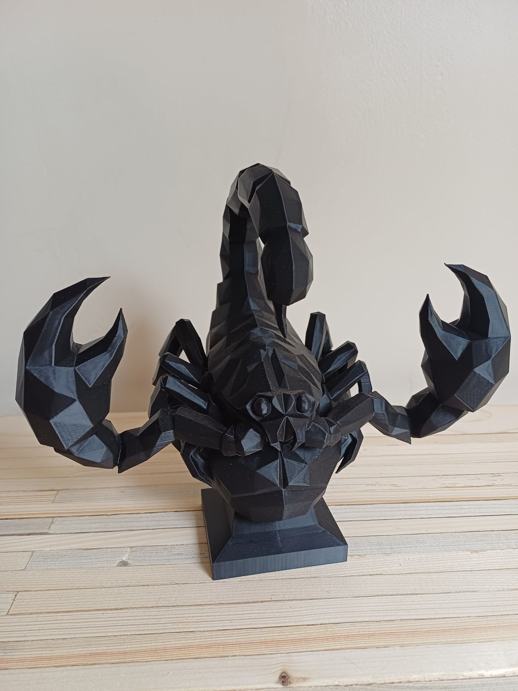 Low Poly Scorpio Scorpion Sculpture 20cm Geometric Zodiac Statue Matte Black Scorpio Star Sign Gift Gothic Home Decor Shelf Ornament Animal Art Figure