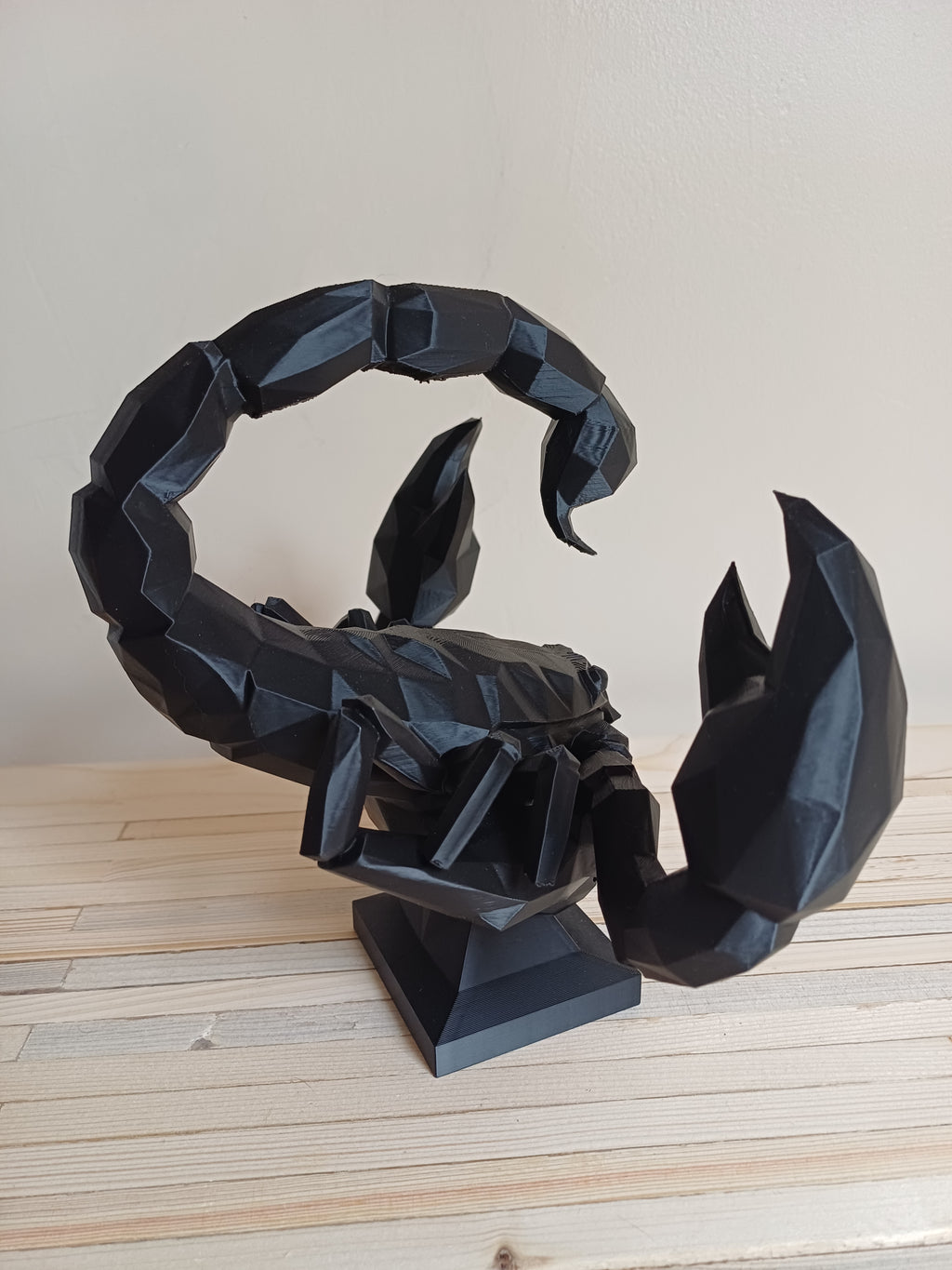 Low Poly Scorpio Scorpion Sculpture 20cm Geometric Zodiac Statue Matte Black Scorpio Star Sign Gift Gothic Home Decor Shelf Ornament Animal Art Figure