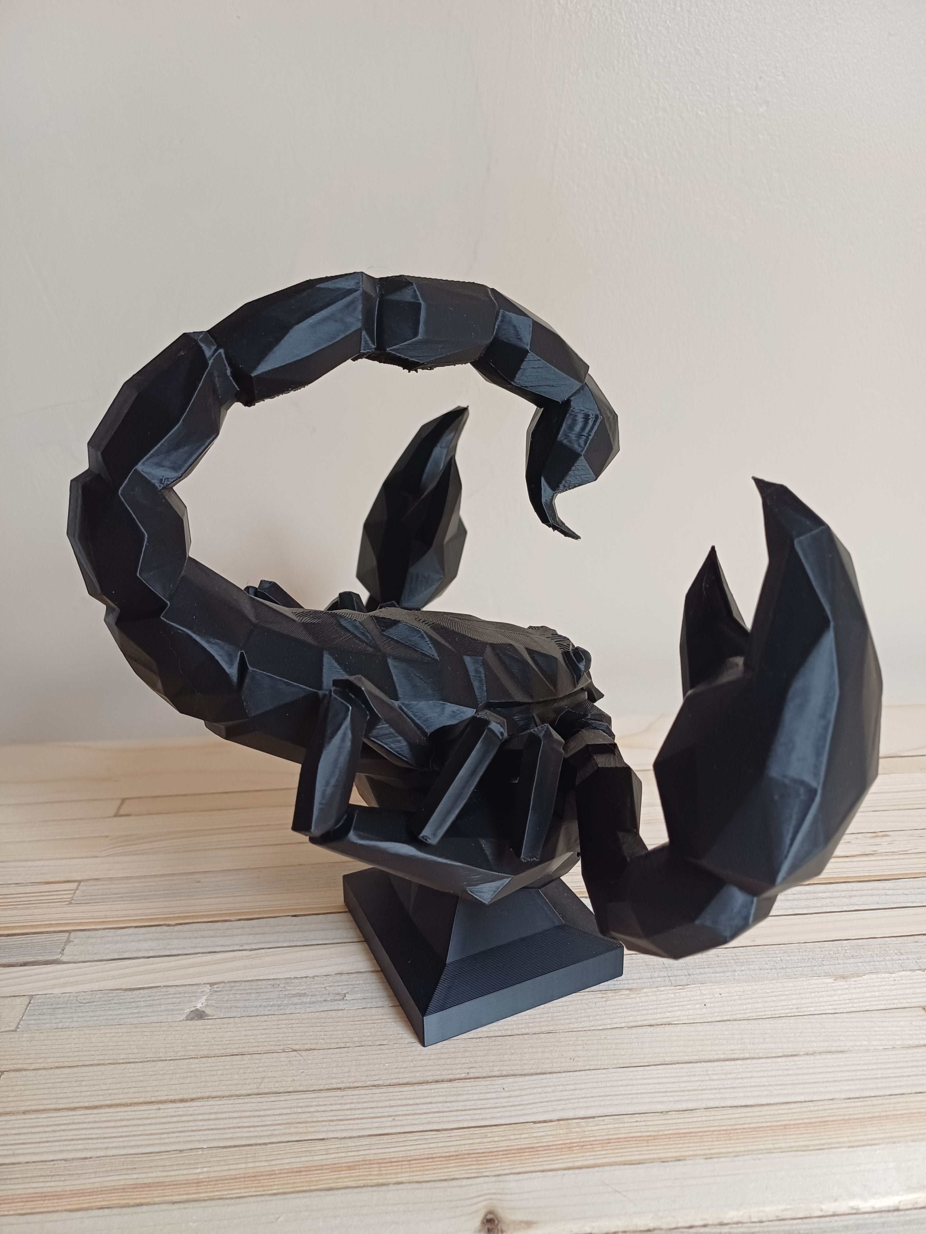 Low Poly Scorpio Scorpion Sculpture 20cm Geometric Zodiac Statue Matte Black Scorpio Star Sign Gift Gothic Home Decor Shelf Ornament Animal Art Figure
