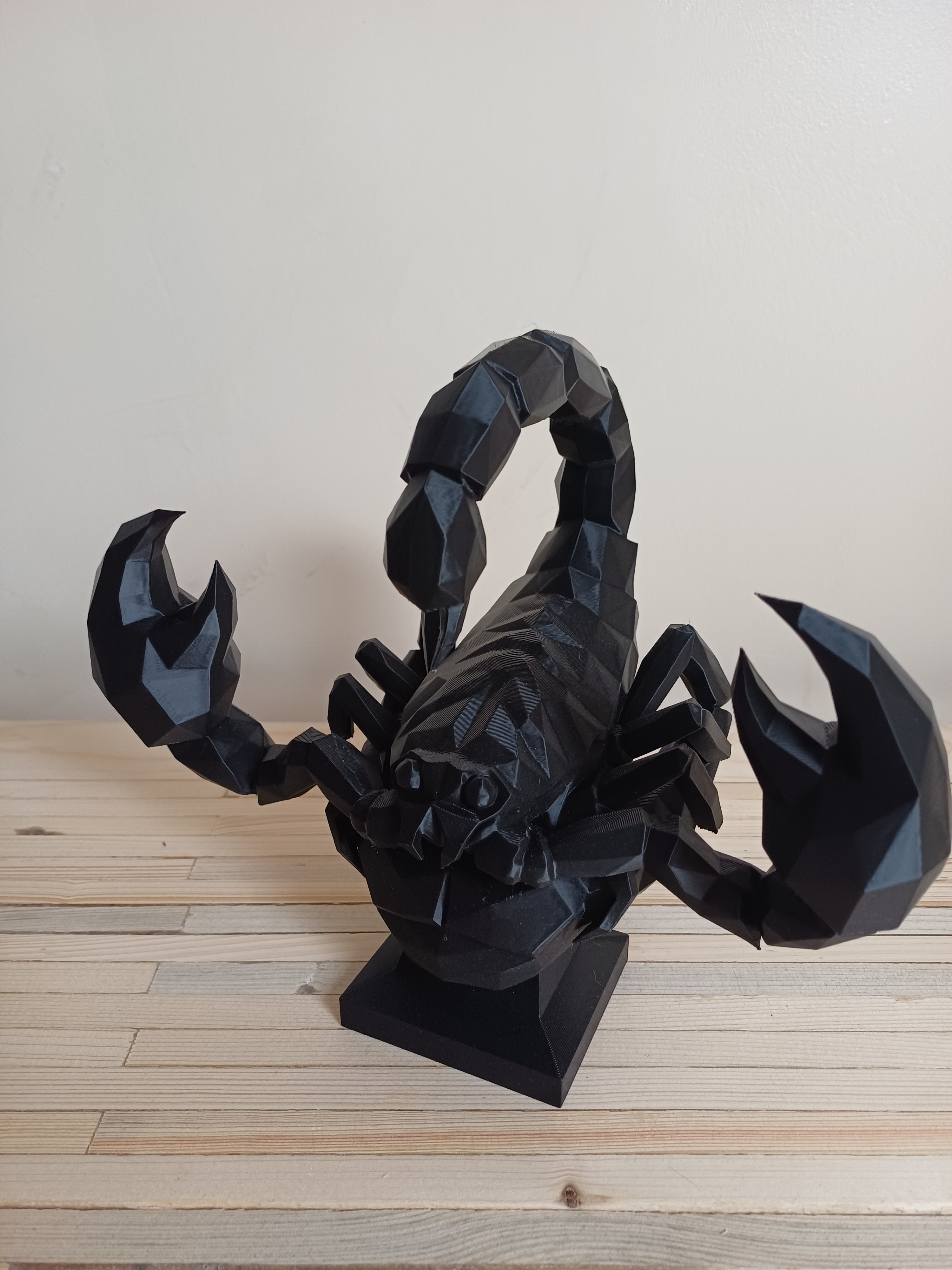 Low Poly Scorpio Scorpion Sculpture 20cm Geometric Zodiac Statue Matte Black Scorpio Star Sign Gift Gothic Home Decor Shelf Ornament Animal Art Figure