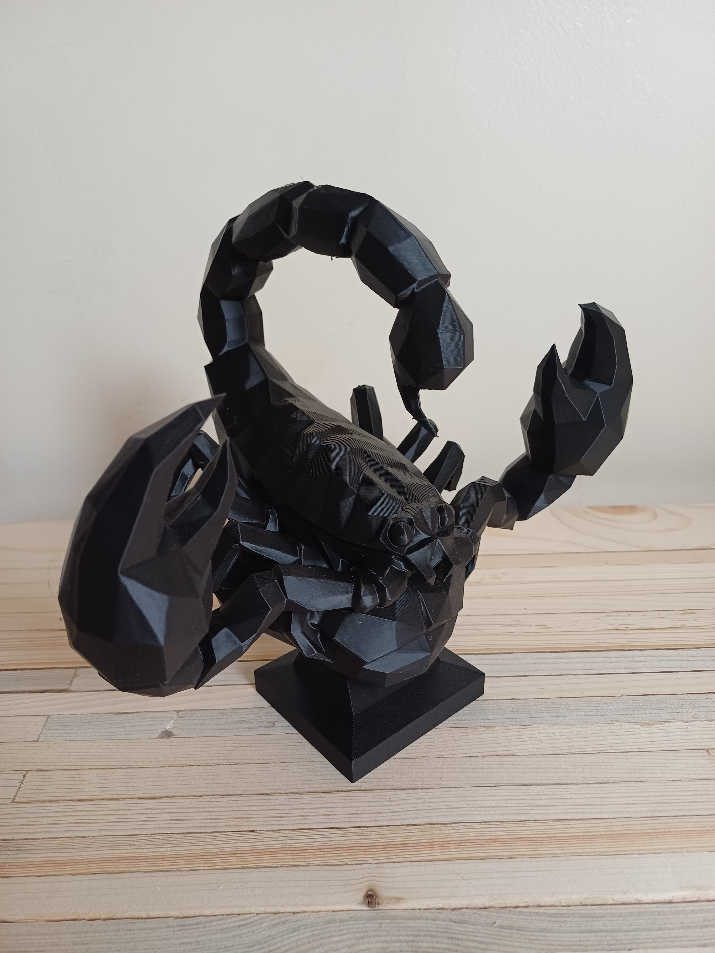 Low Poly Scorpio Scorpion Sculpture 20cm Geometric Zodiac Statue Matte Black Scorpio Star Sign Gift Gothic Home Decor Shelf Ornament Animal Art Figure