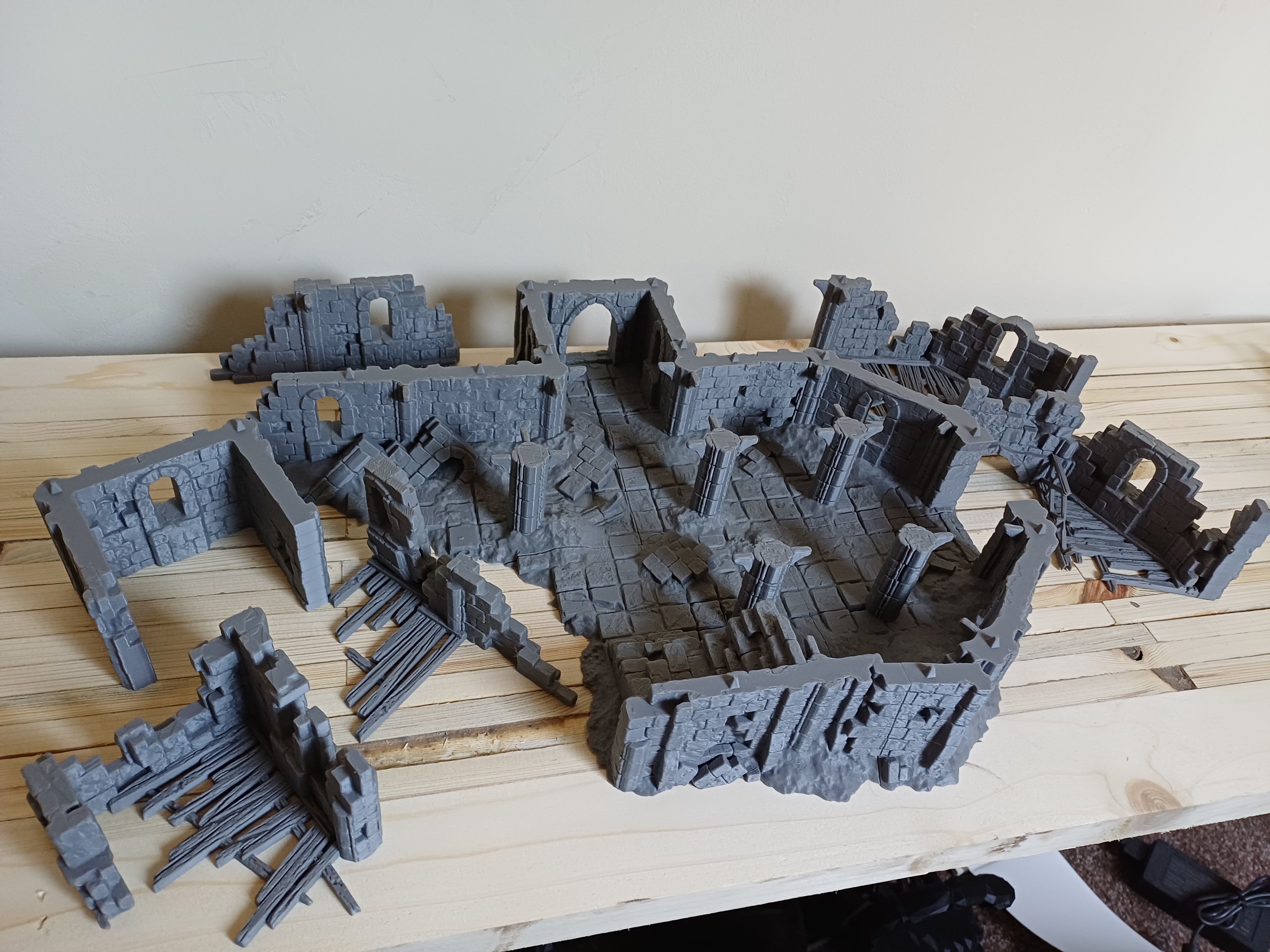 Modular Gothic Cathedral Ruins Terrain | 3D Printed Wargaming Scenery (28mm/32mm Scale)