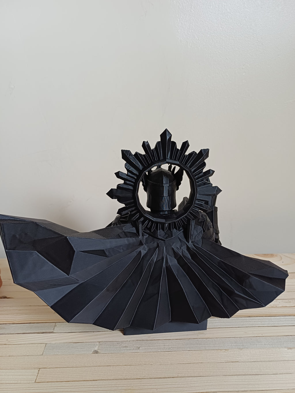3D Printed Low Poly Paladin Bust Statue — 20cm, DnD Fantasy Armour Figure, Black