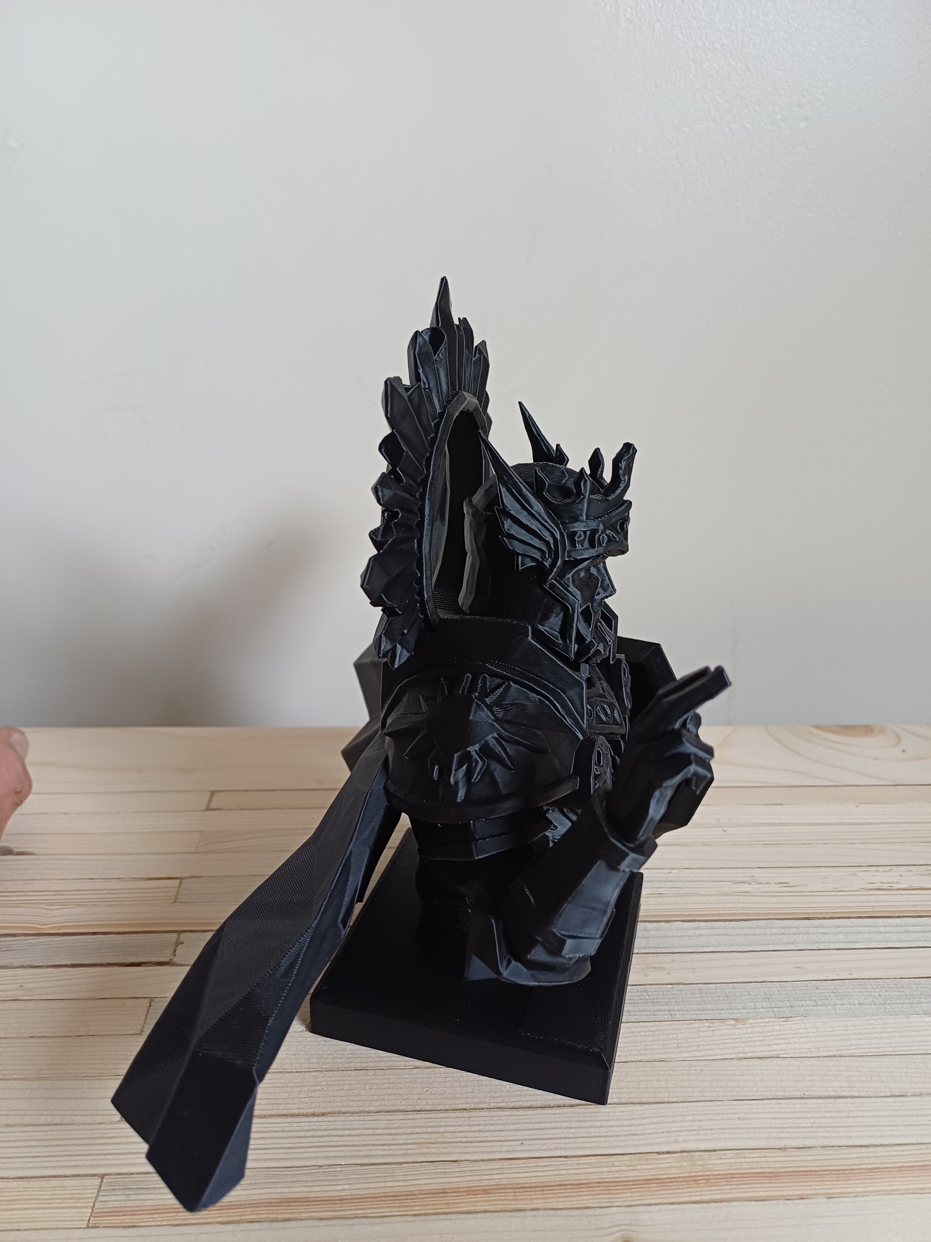 3D Printed Low Poly Paladin Bust Statue — 20cm, DnD Fantasy Armour Figure, Black