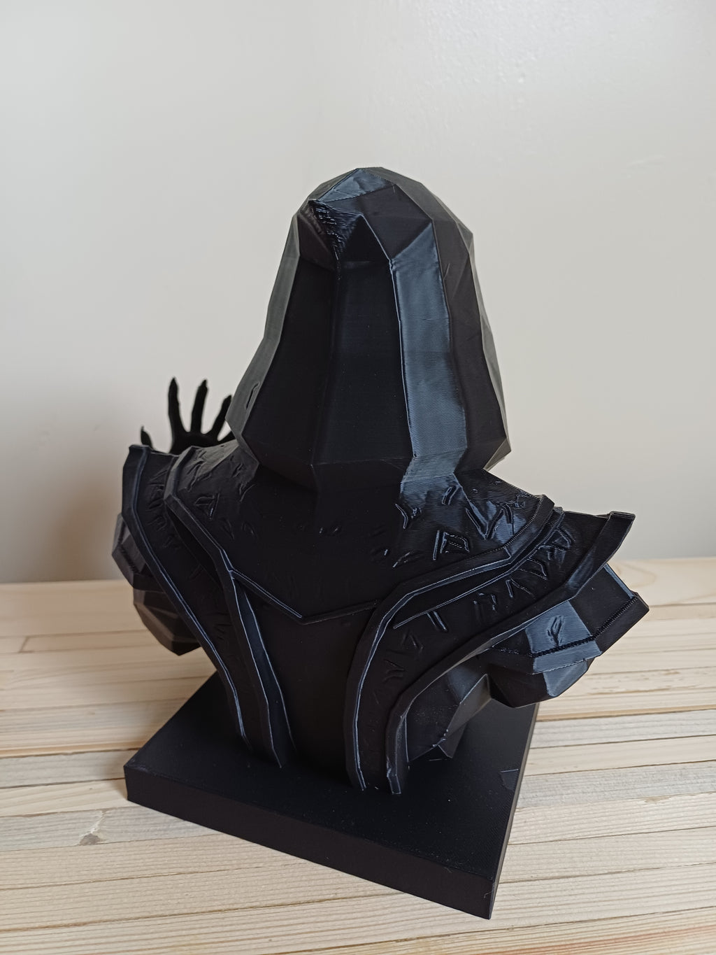 Warlock Bust Statue 3D Printed Low Poly — 20cm, DnD Dark Mage Sorcerer Figure, Black