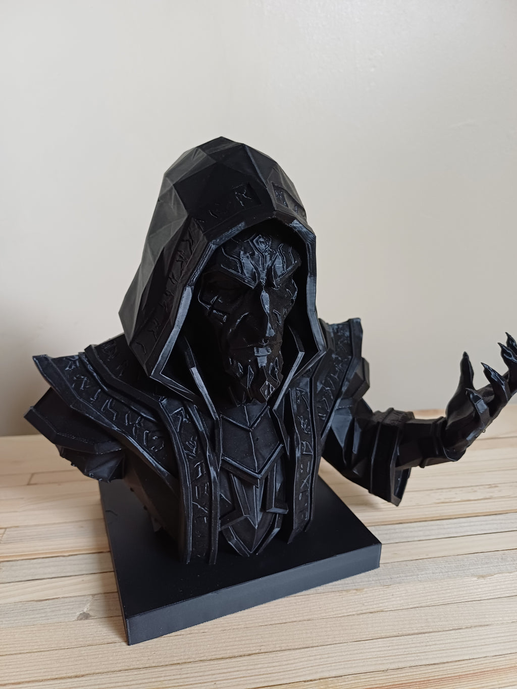 Warlock Bust Statue 3D Printed Low Poly — 20cm, DnD Dark Mage Sorcerer Figure, Black